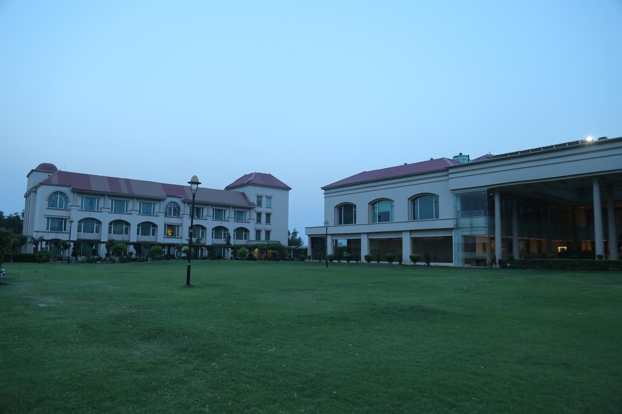 The Cabbana Resort & Spa Phagwāra Kültér fotó